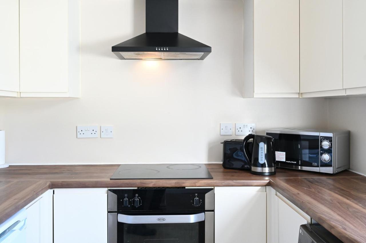 Sleek And Stylish 3 Bed In Bolton - Garden - Parking Villa Exterior photo