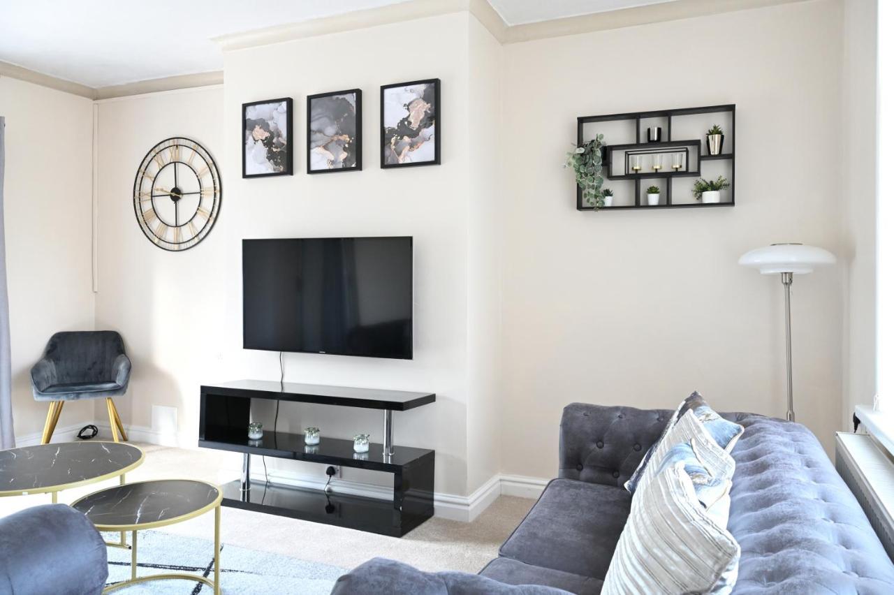 Sleek And Stylish 3 Bed In Bolton - Garden - Parking Villa Exterior photo